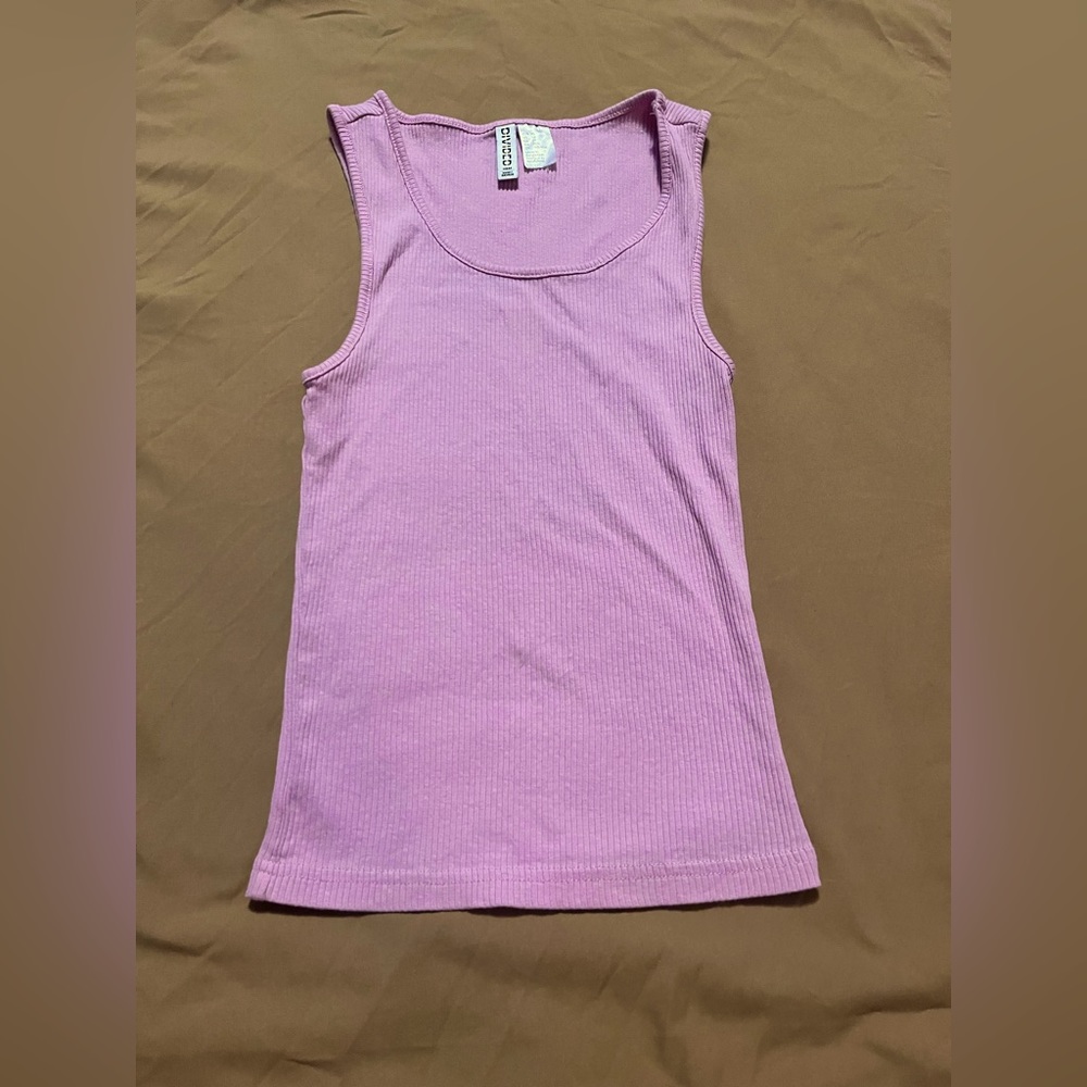 Pink ribbed tank top